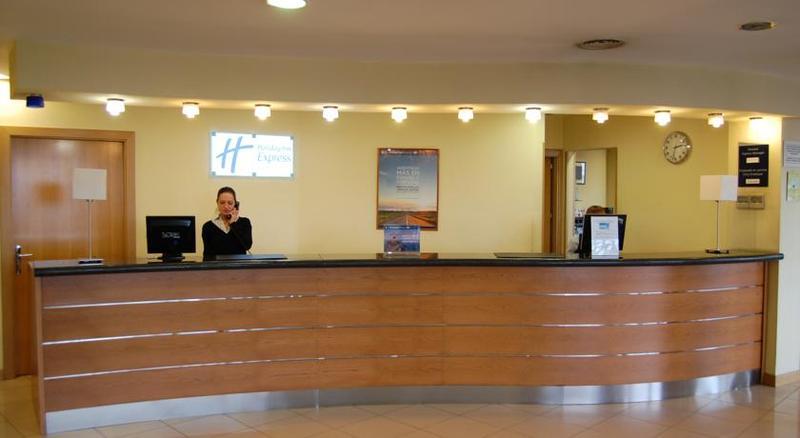 Holiday Inn Express San Sebastian De Los Reyes, An Ihg Hotel מראה חיצוני תמונה